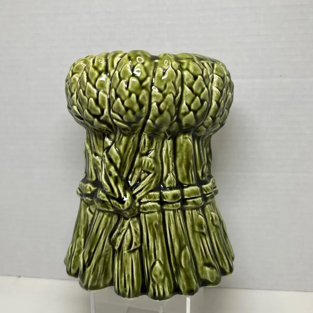 Vtg Ceramic Majolica Style Vase A Stalk Of Green Asparagus Tied With A Ribbon